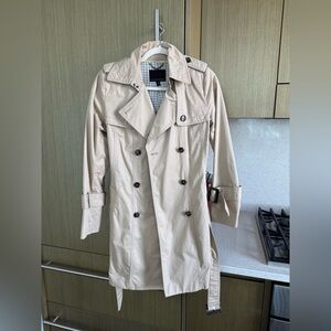 Banana Republic Classic Women’s Trench Coat - Size XS.